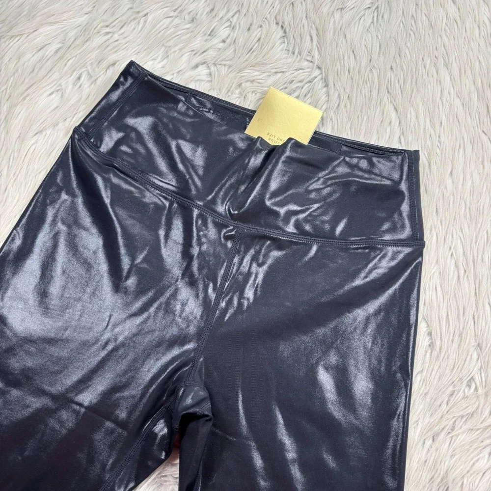 NWT Fabletics Women's L Black Anywhere Motion365+ Shine High Rise Leggings - Picture 2 of 4
